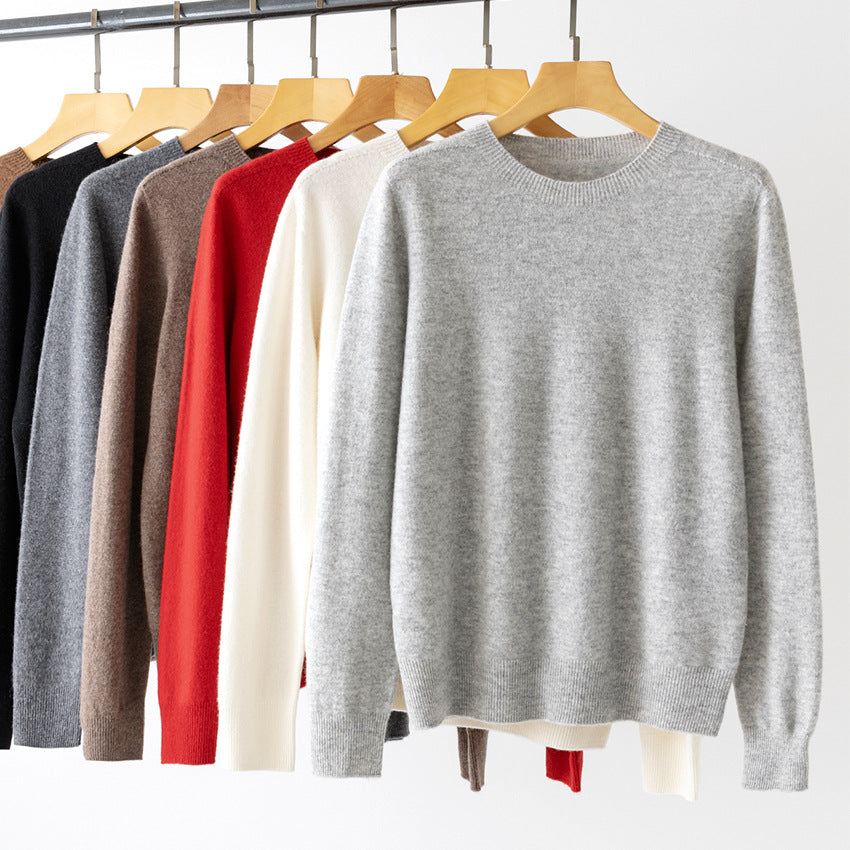 Women's fine knit round neck sweater with cashmere-like quality and ribbed cuffs Chichicherry