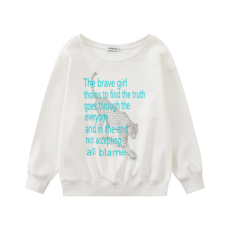 Women's oversized sweatshirt with round neck, typographic statement, and leopard illustration Chichicherry