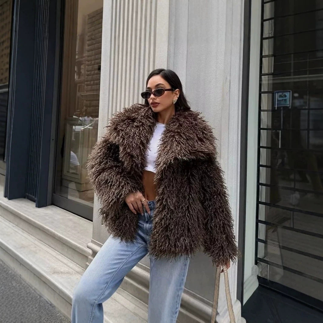 Women's short jacket made of long-pile faux fur with extra wide shawl collar Chichicherry