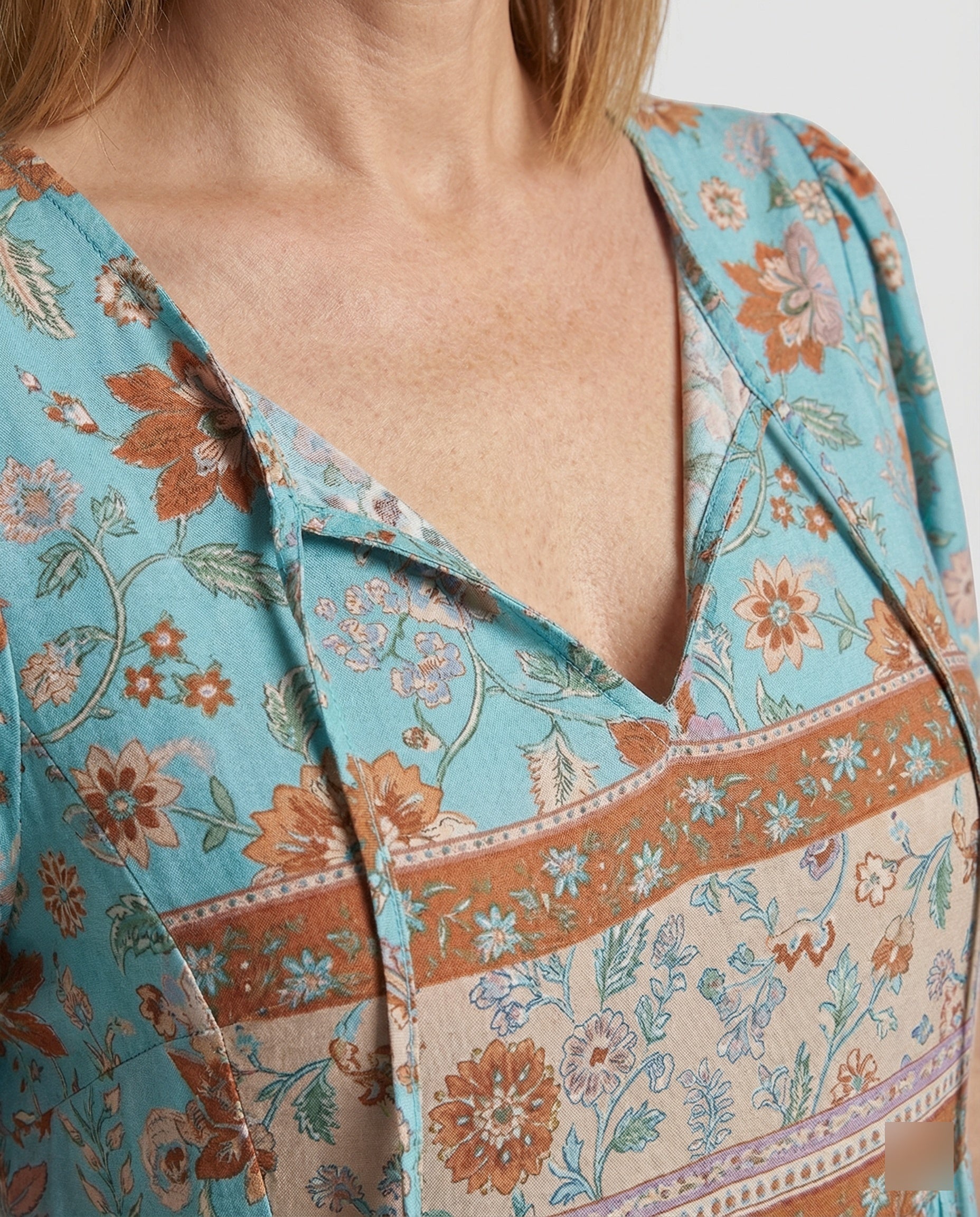 Women Boho Casual Dress with V-Neck