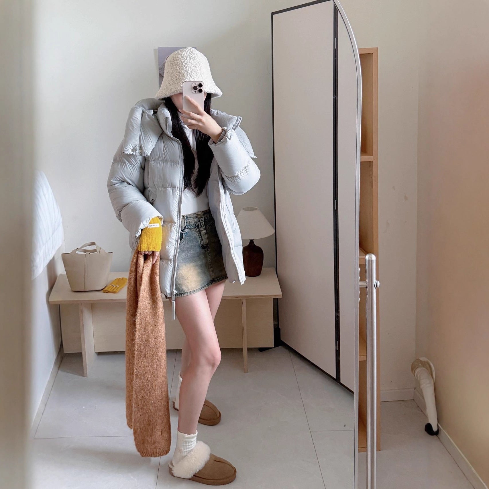 Women's wide-cut down coat with extra-large hood and thermal padding Chichicherry