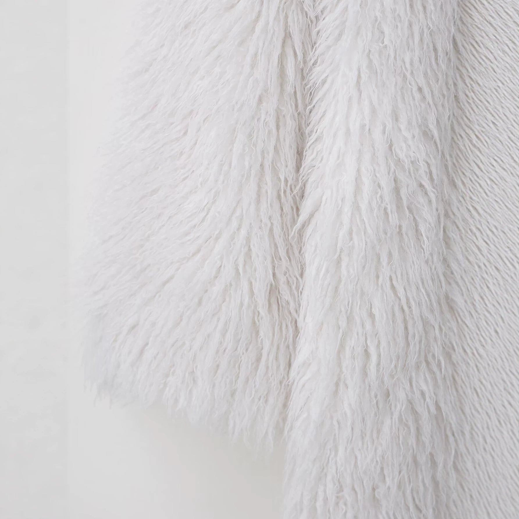 Women Longer Shaggy Faux Fur Coat in Longline Cut Chichicherry