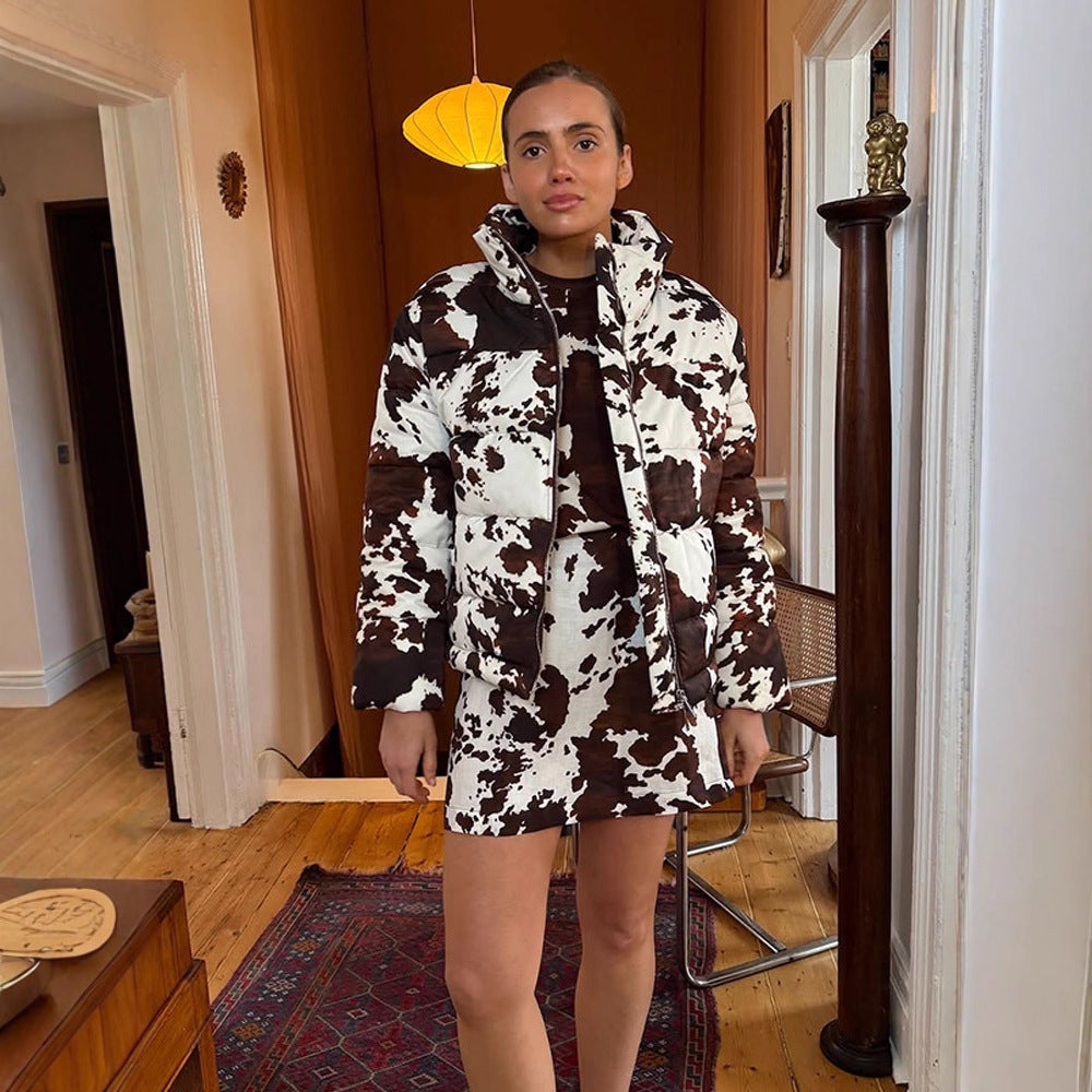 Women's cropped quilted jacket with cow print and high stand-up collar Chichicherry