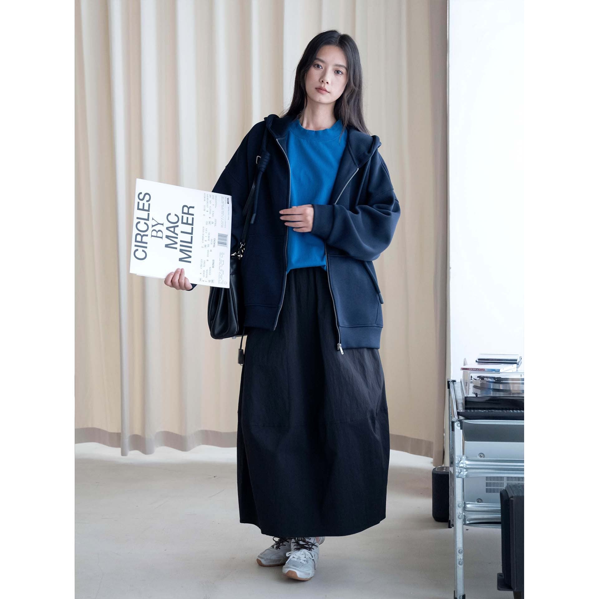 Women's midi skirt with high elastic waistband, flowing wide design and practical side pockets Chichicherry