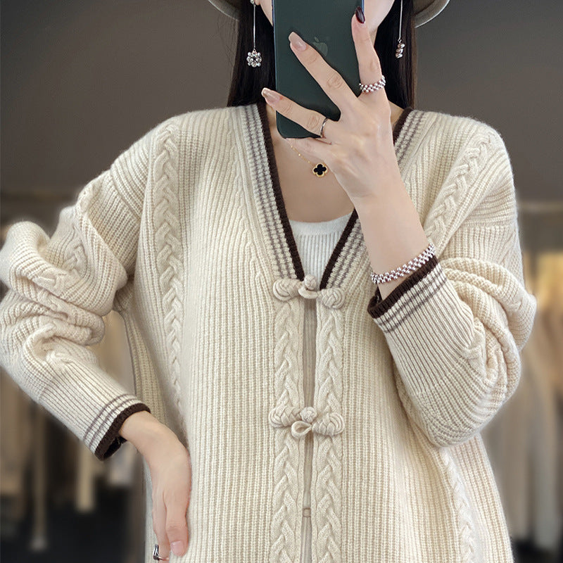 Women's knitted cardigan with cable pattern and decorative knot closures Chichicherry