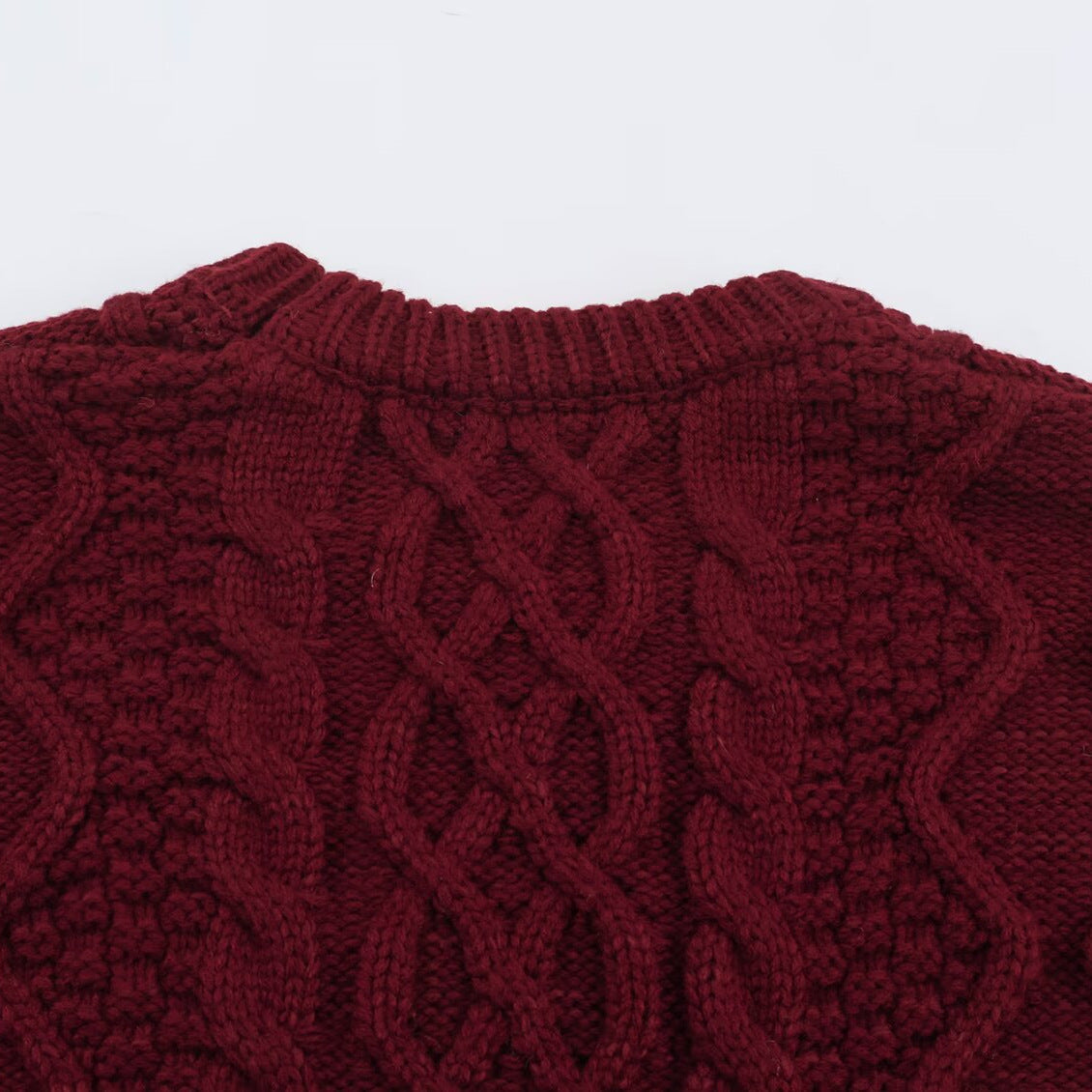 Women's chunky braided knit sweater with round neck and texture mix Chichicherry