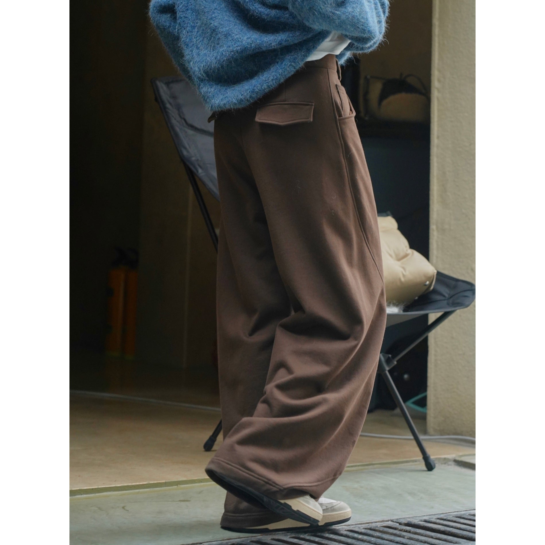 Women Wide Baggy Sweatpants with High Waist, Side Pockets and Decorative Stitching Chichicherry
