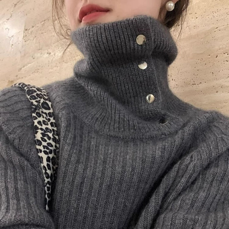 Women's turtleneck sweater with snap button placket and fine ribbed texture Chichicherry
