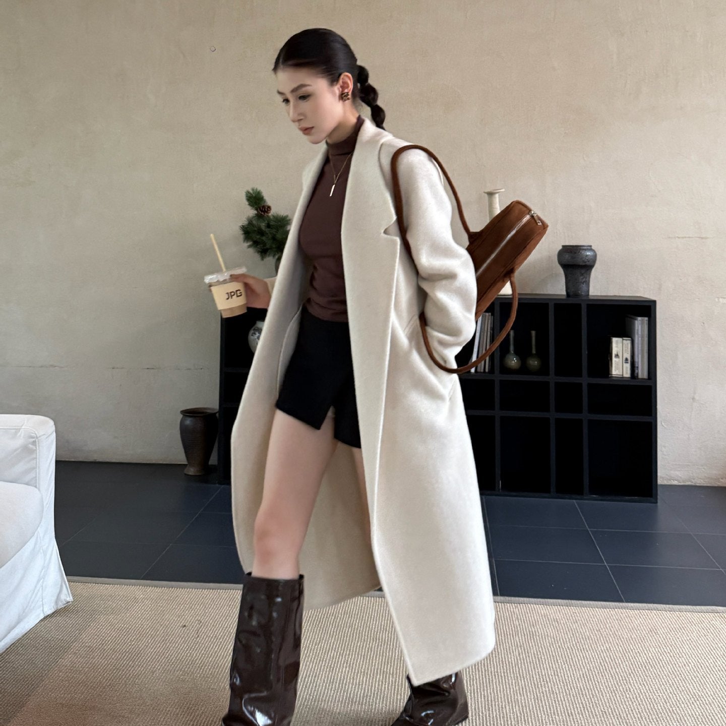 Women's Oversize Wool Coat with Structured Shoulder Section and Elegant Lapel Chichicherry