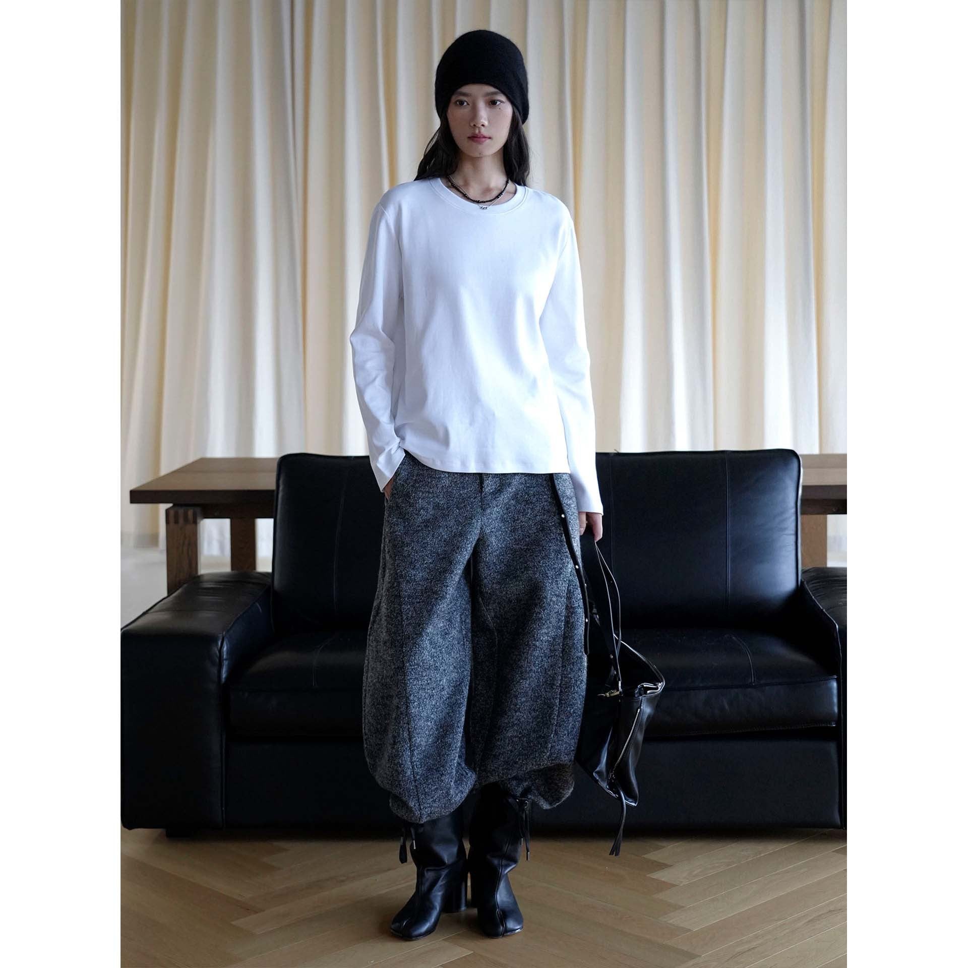 Women's Minimalist Cotton Sweatshirt with Extended Back Hem and Round Neckline Chichicherry