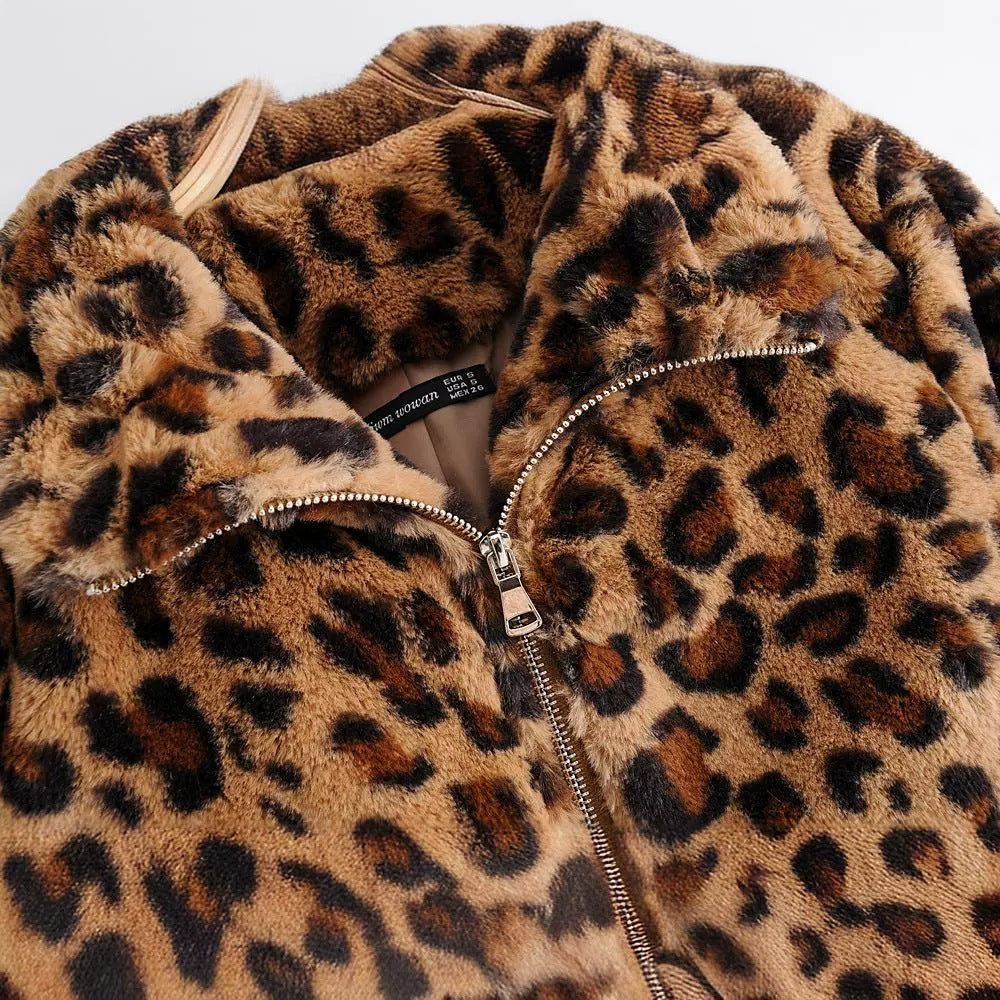 Women's faux fur jacket with leopard print, full zip and elastic hem Chichicherry
