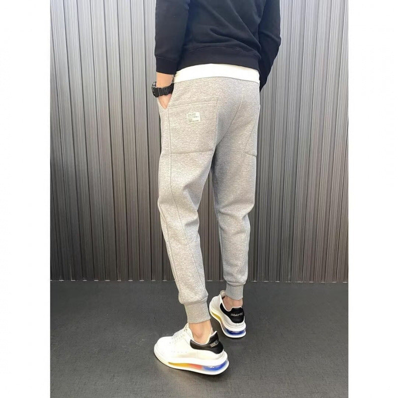 Herren Jogginghose mit tailliertem Tapered‑Schnitt, Bügelfalte und elastischen Bündchen Chichicherry