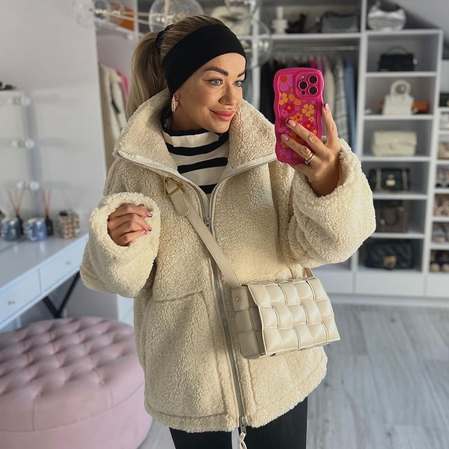 Damen Oversize Teddy-Fleece Jacke mit Reißverschluss und Stehkragen Chichicherry