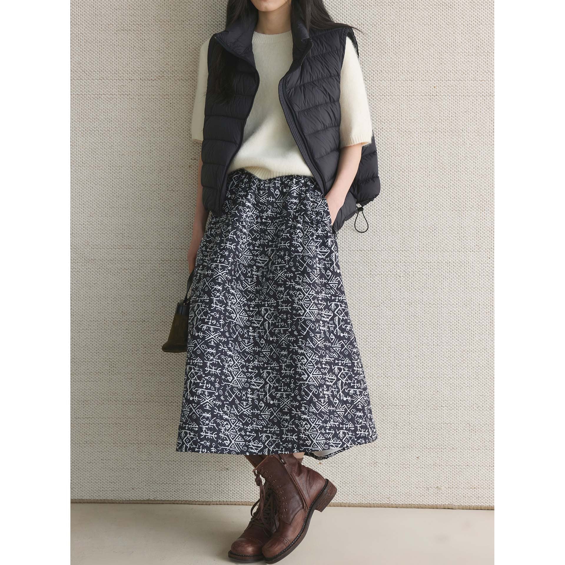 Women’s midi skirt with graphic print and high elastic waistband Chichicherry