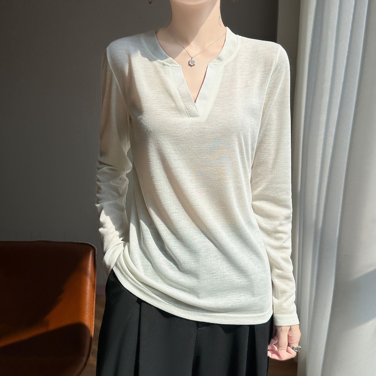 Women's Long Sleeve Fine Knit Shirt with Split V-Neck Chichicherry