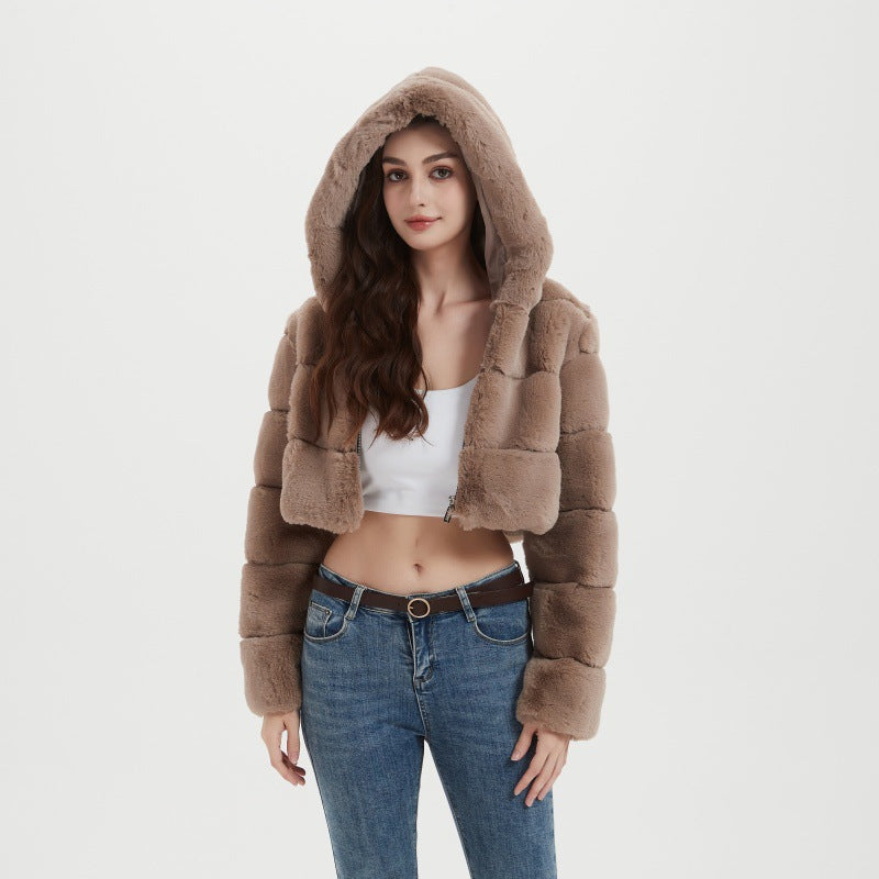 Women's Cropped Faux Fur Jacket with Horizontal Panel Structure and Zipper Chichicherry