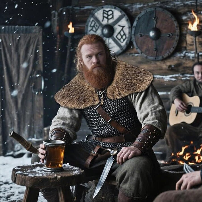 Men's shoulder cape in Viking/LARP style made of high-quality faux fur with a wide lapel collar Chichicherry