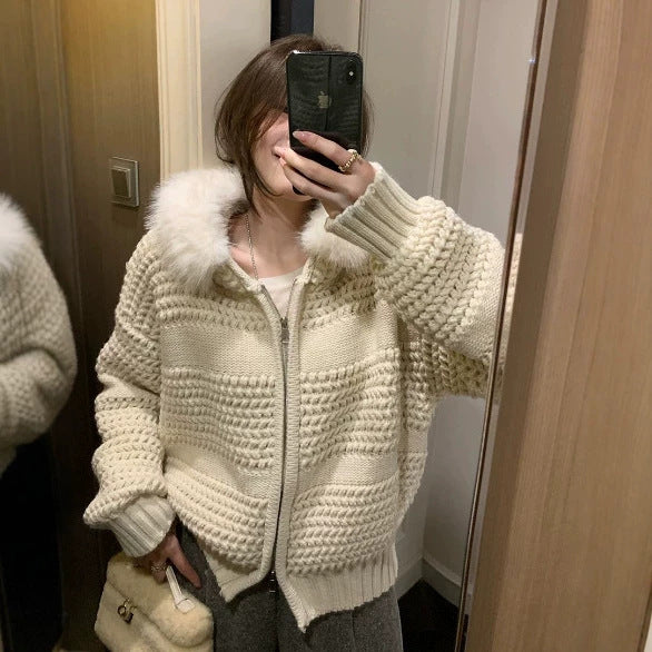 Women’s cardigan with full zip and cozy faux fur collar Chichicherry