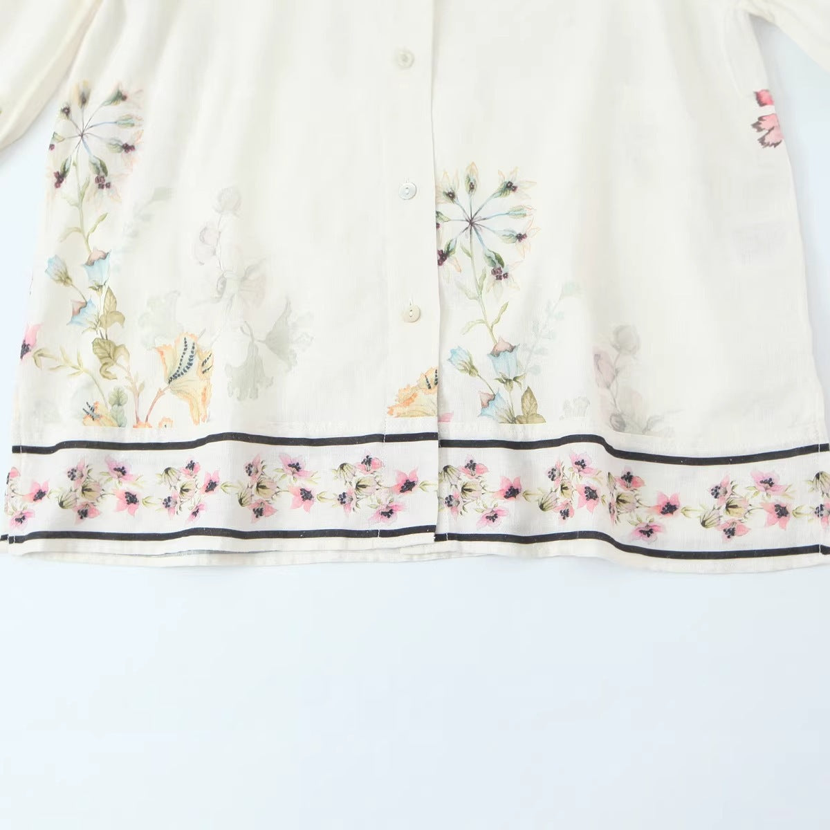 Women's loose-fitting floral button-down blouse with border print Chichicherry