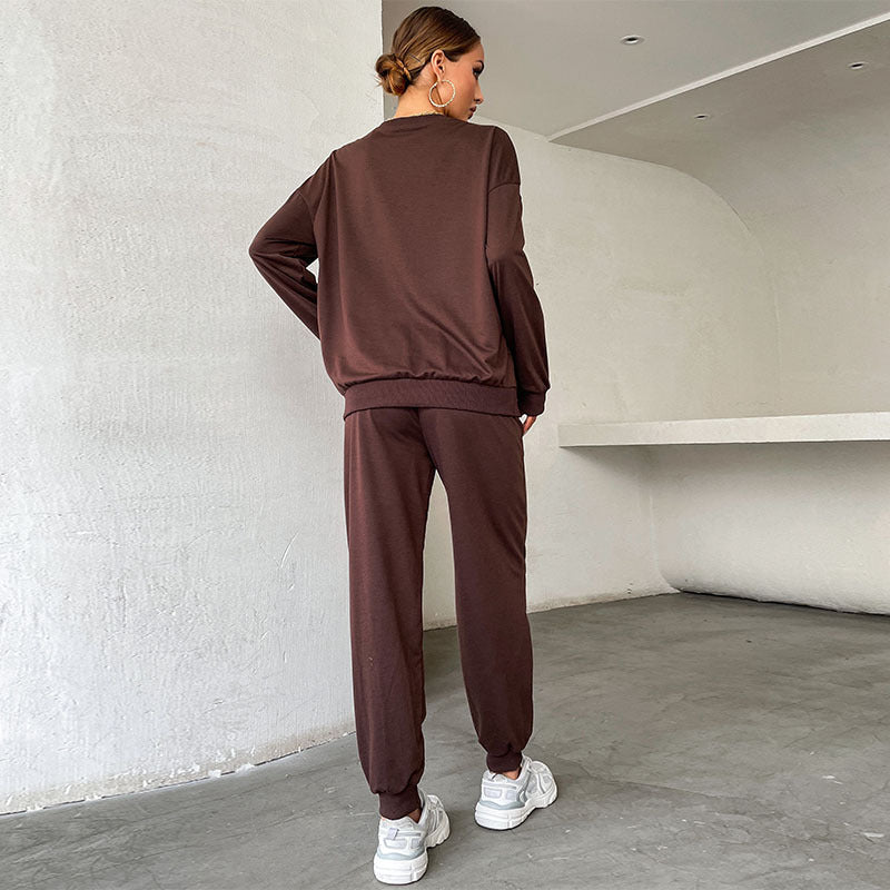 Women Casual Sweatset in College Look with Oversized Sweatshirt and Jogging Pants Chichicherry