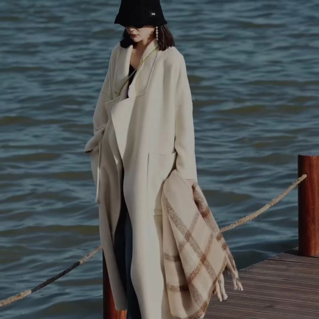 Women's Oversized Wool Blend Maximalist Coat with Wide Lapels Chichicherry