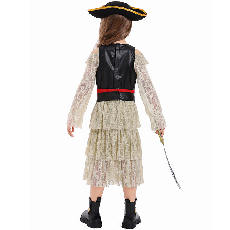 Girl Pirate Costume with Heart-Shaped Details and Decorated Hat Chichicherry