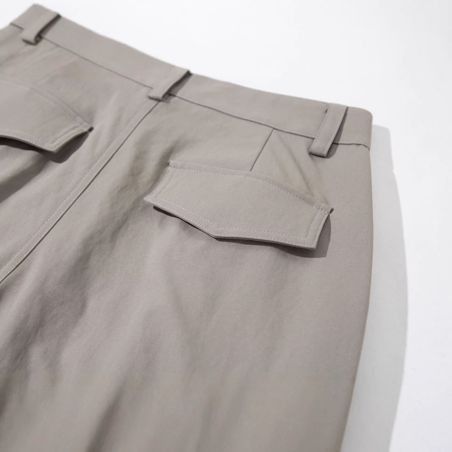 Women's Cropped Cargo Culotte with high waist and flap pockets