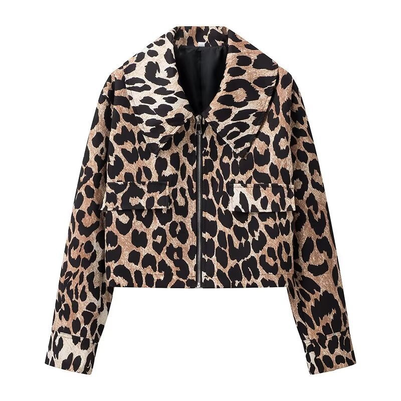 Women's Cropped Field Jacket in Leopard Pattern with Wide Lapels and Flap Pockets Chichicherry