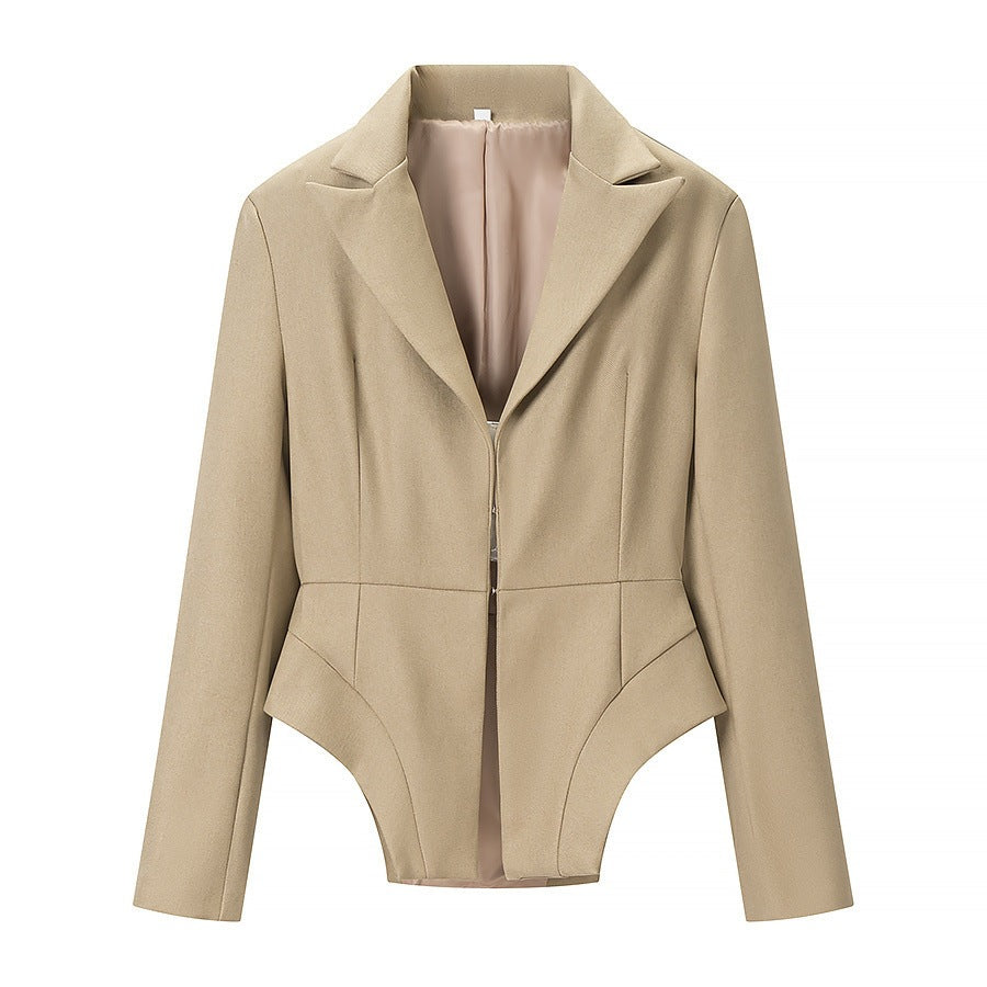 Women's tailored short blazer with curved hip contour and zipper Chichicherry