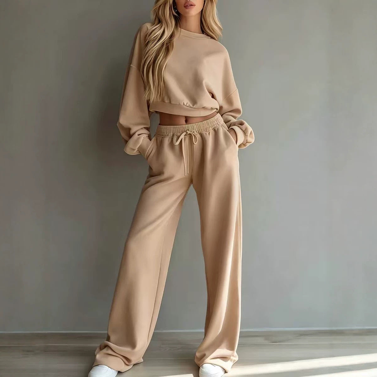 Women's Soft Lounge Set with Short Sweatshirt and Loose Jogging Pants Chichicherry