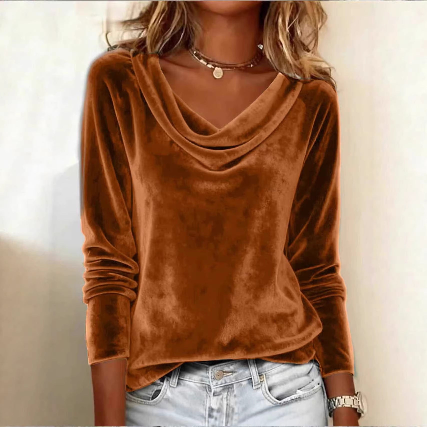 Damen Samt-Longsleeve mit Wasserfallkragen und legerem Schnitt Chichicherry