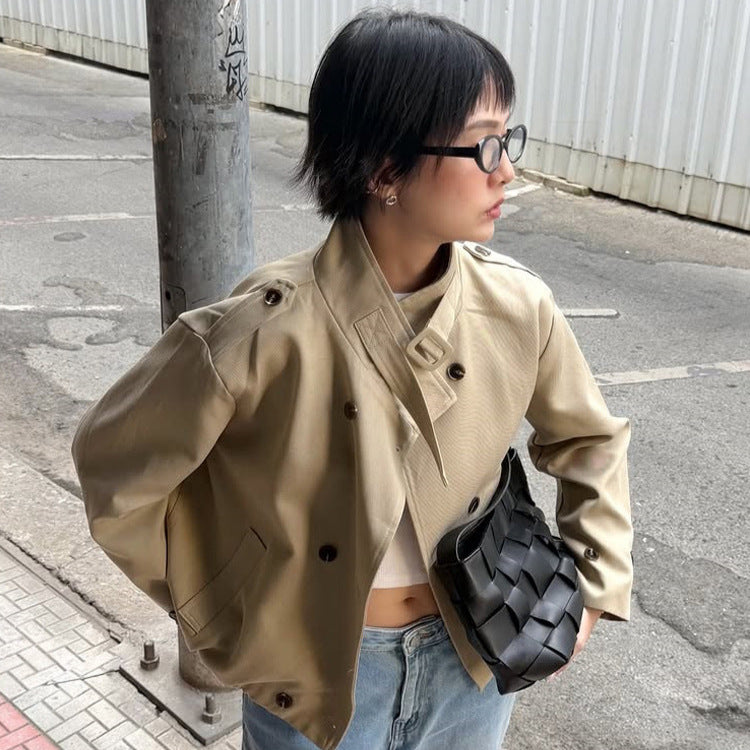 Women’s short jacket in Harrington style with stand-up collar, chin strap, and elastic waistband Chichicherry