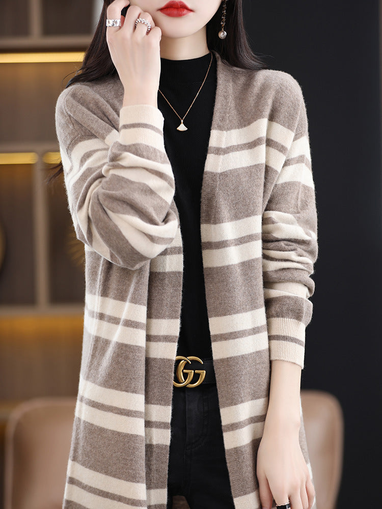 Women's Oversized Long Cardigan made of soft wool blend with contrasting block stripes Chichicherry