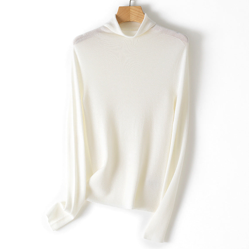 Women's Ultra Fine Turtleneck Sweater made of Fine Knit with Slim Silhouette Chichicherry