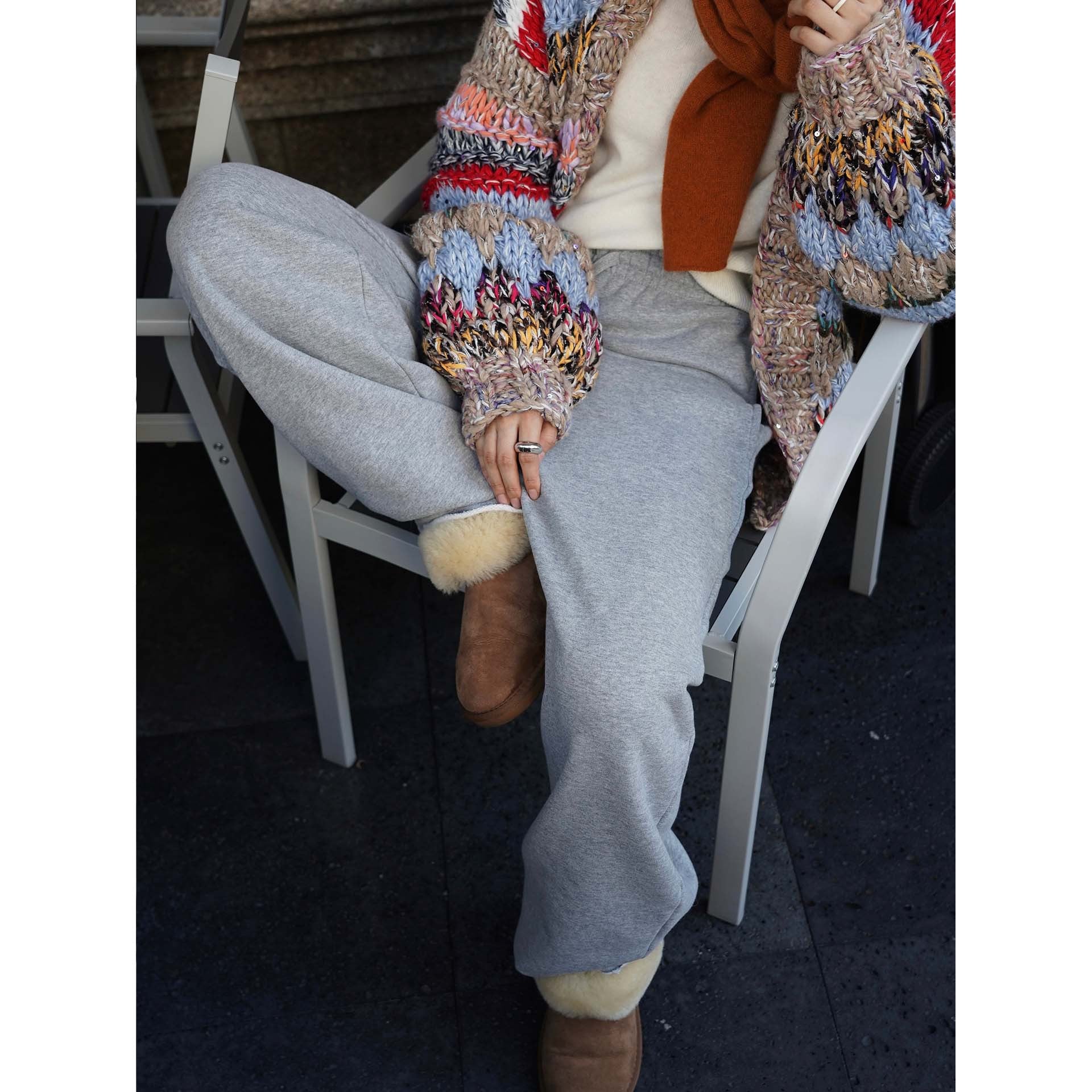 Women's Wide Lounge Sweatpants in Balloon Cut with Drawstring and Elastic Waistband Chichicherry