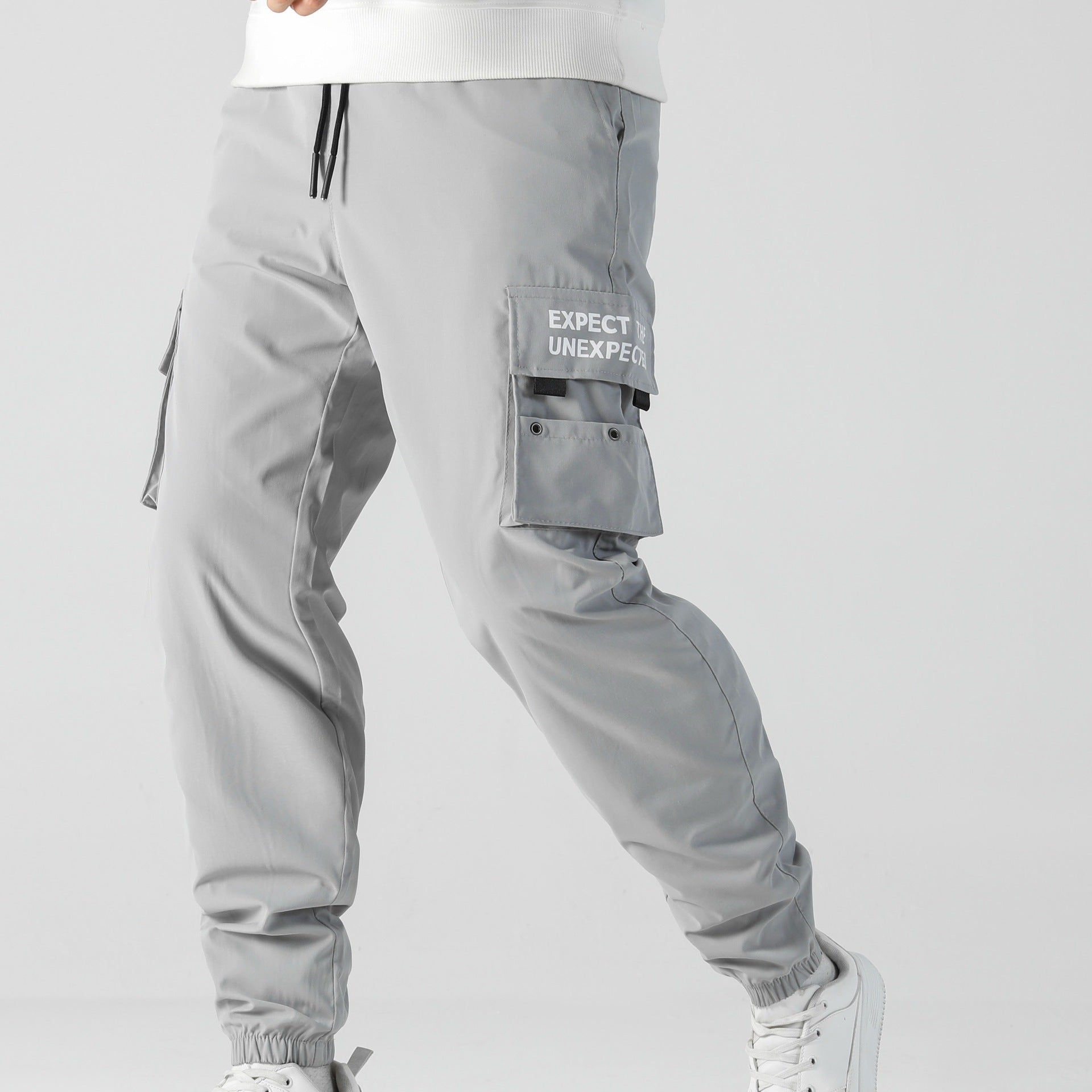 Men's Tapered Cargo Jogging Pants with Elastic Waistband, Multiple Pockets & Cuffs Chichicherry
