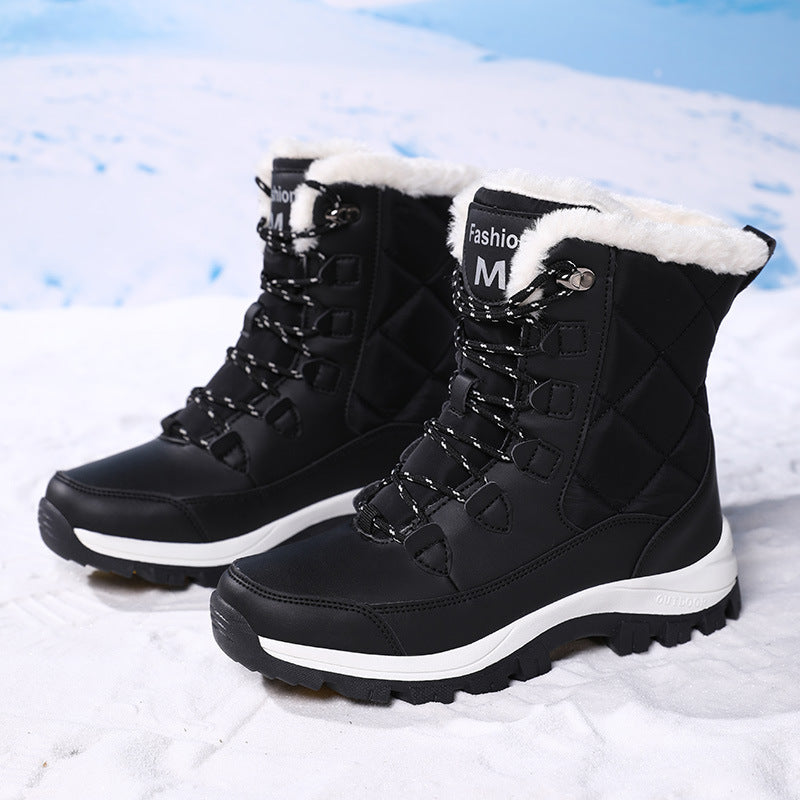 Women's thermally insulated lace-up ankle boots with quilted shaft padding and non-slip terrain profile sole Chichicherry