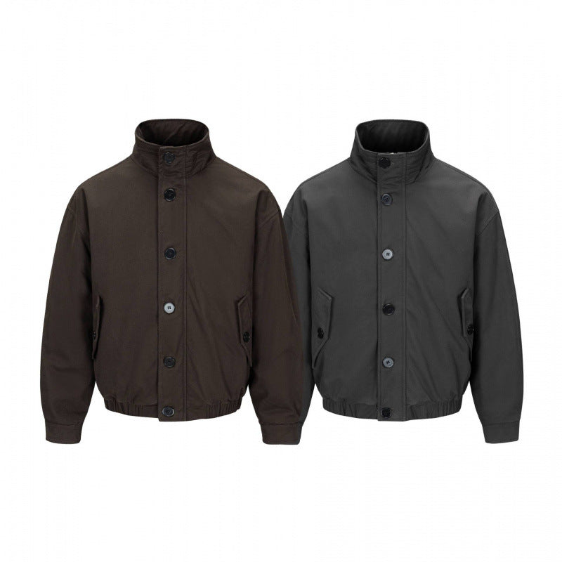 Men's short jacket in field look with reinforced stand-up collar, distinctive button placket and drawstring hem Chichicherry