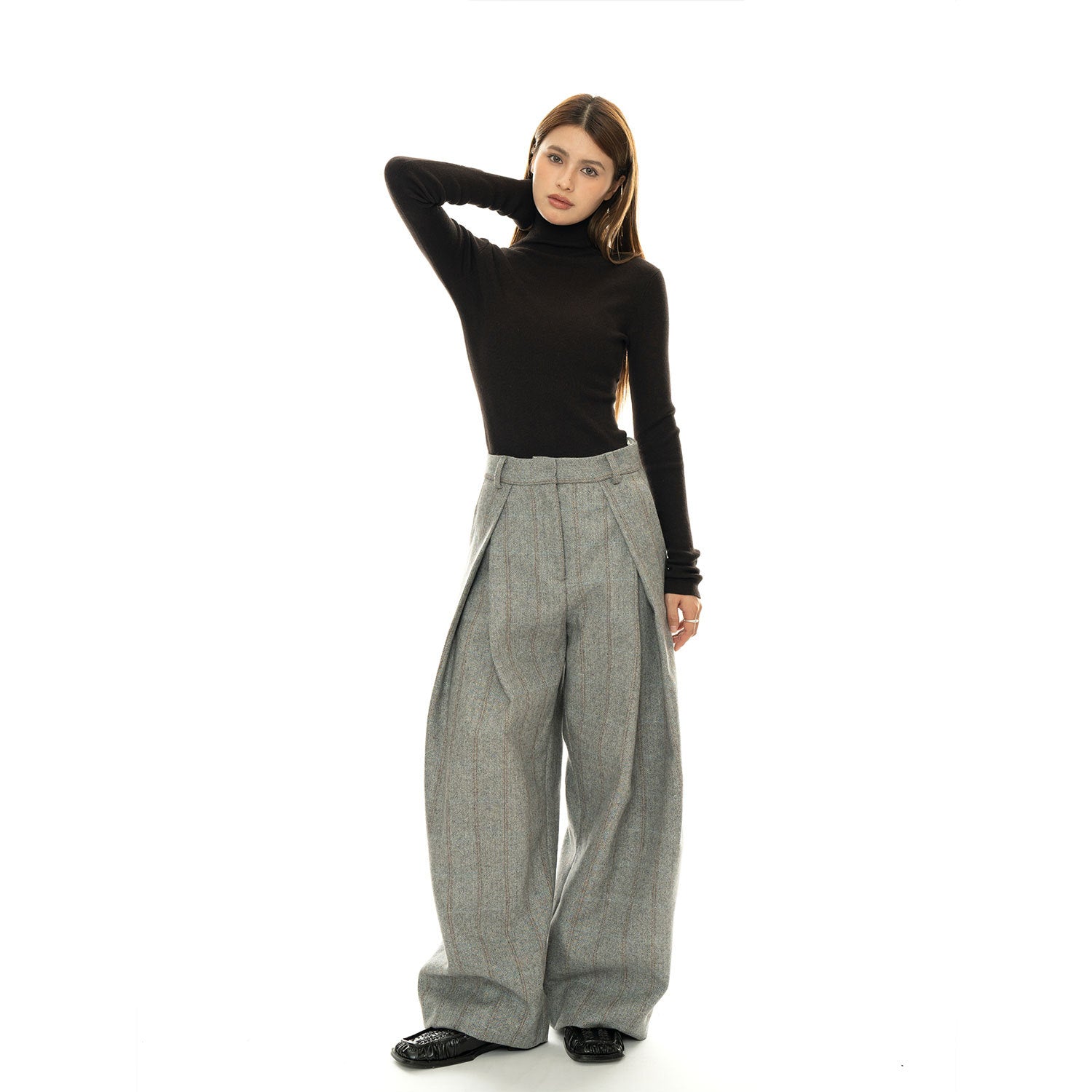 Women's Wide High-Waisted Pleated Trousers made of Wool Blend with Deep Creases and Wide Leg Chichicherry