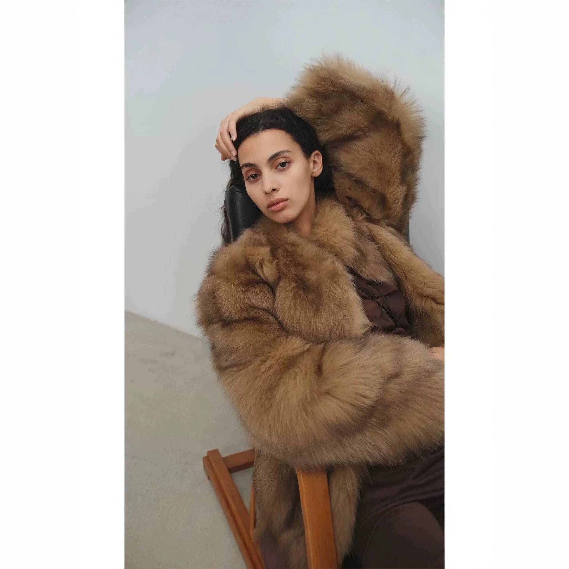 Women’s short coat made of high-pile faux fur with a tailored boxy cut and voluminous shawl collar Chichicherry