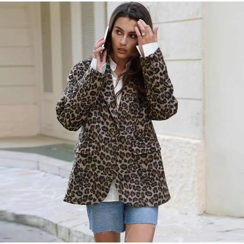 Women's Leopard Print Boucle Blazer with Notched Collar and Flap Pockets Chichicherry