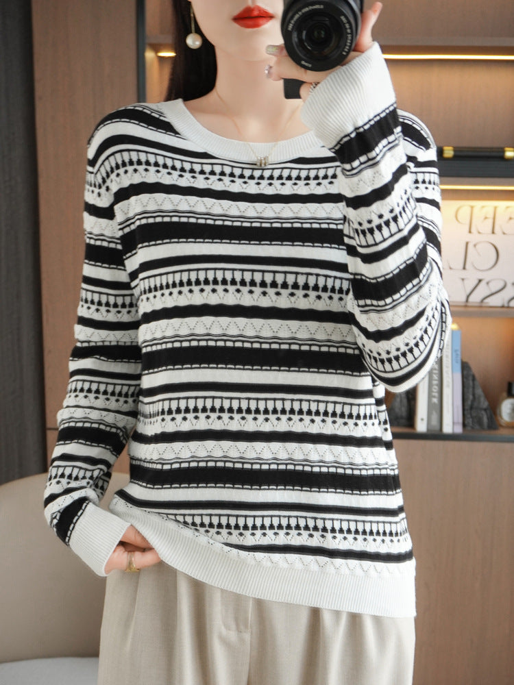 Women's Light Round Neck Fine Knit Sweater with Geometric Lattice Stripe Pattern Chichicherry