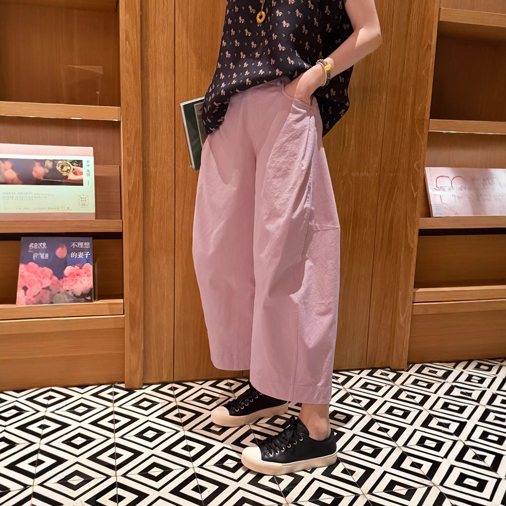 Women’s cargo pants with wide cut Chichicherry