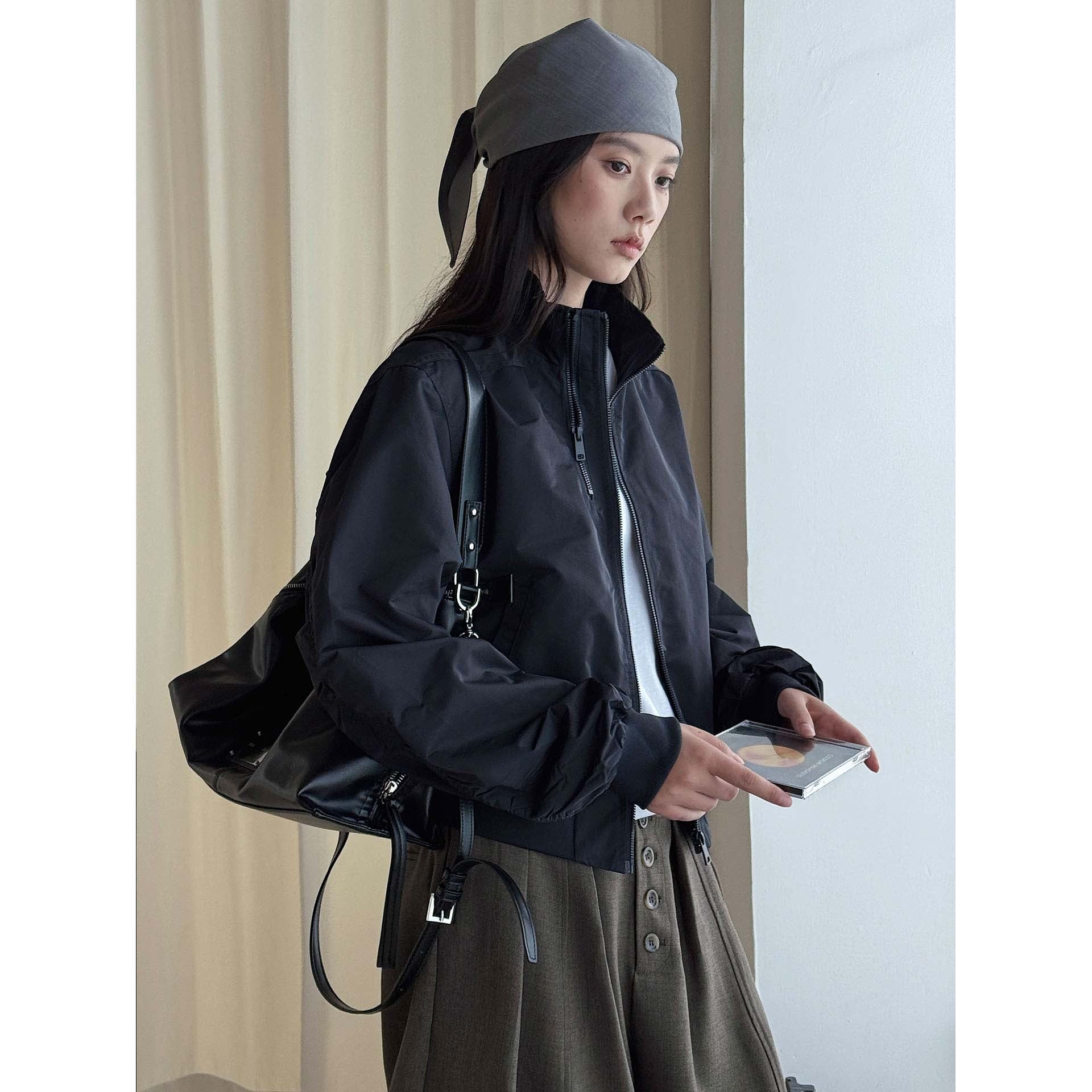 Women’s short lightweight windbreaker bomber jacket with stand-up collar and elastic cuffs Chichicherry