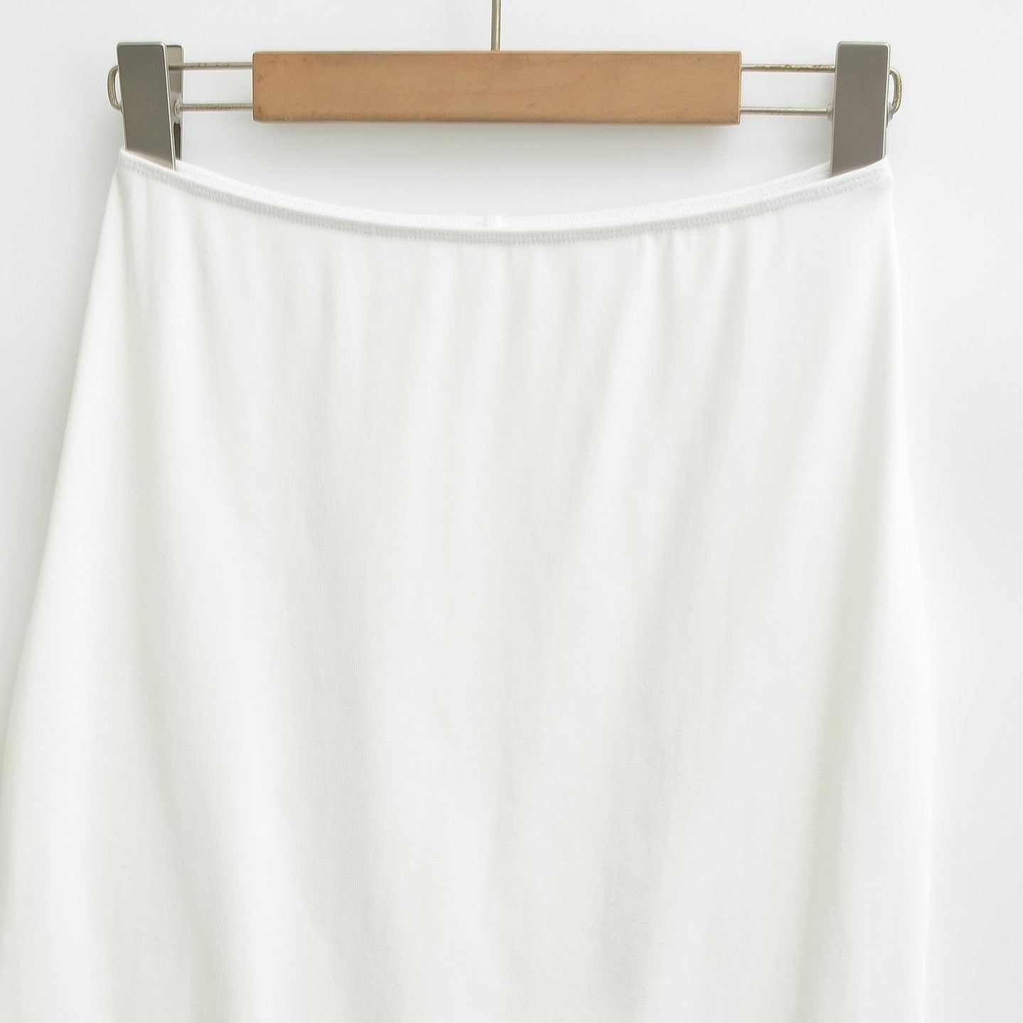 Ladies' Fitted Midi Skirt made of Fine Knitwear with Elastic Waistband Chichicherry