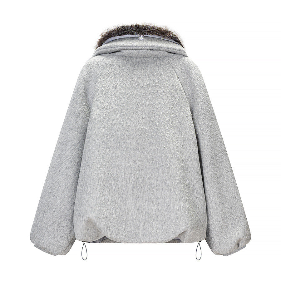 Women's short jacket made of faux fur in oversized cut with voluminous faux fur collar Chichicherry