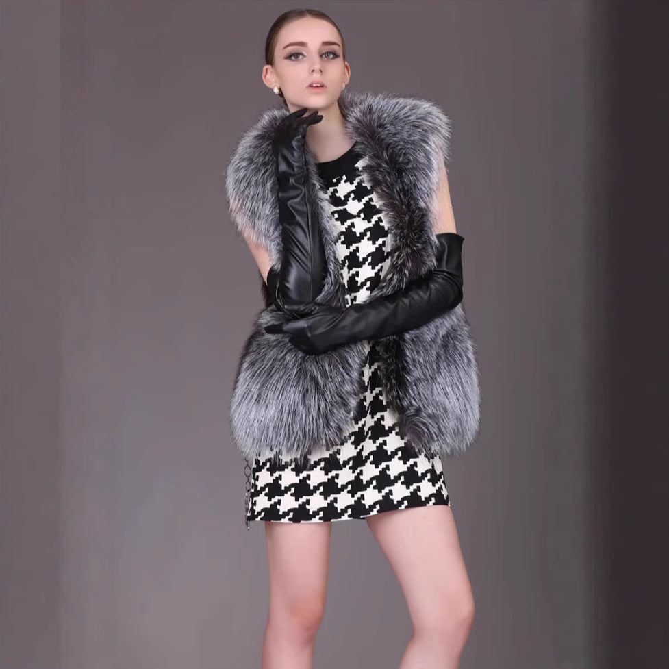 Ladies sleeveless faux fur vest with voluminous faux fur collar and tailored fit Chichicherry