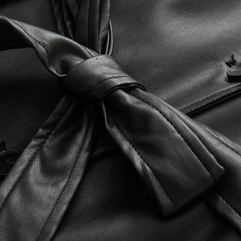 Women's short faux leather trench coat with waist belt and shoulder cape Chichicherry