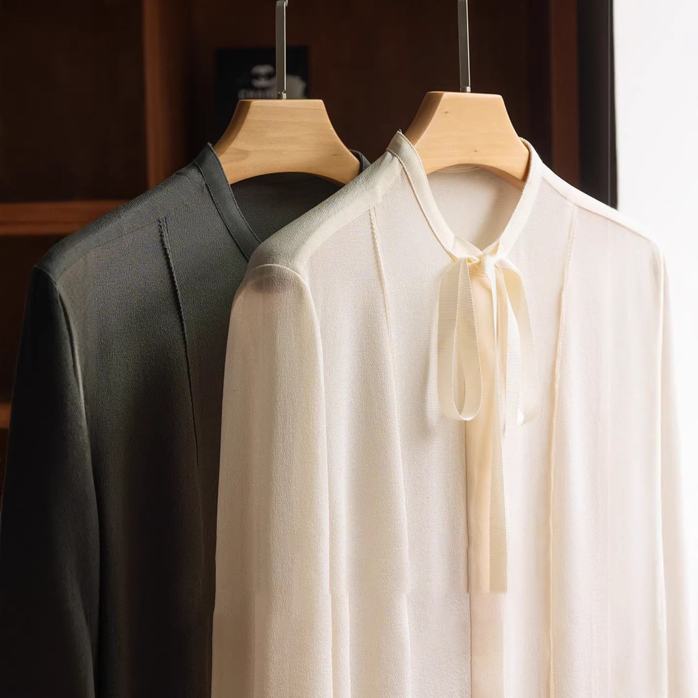 Ladies Noble Blouse with Bow Detail Chichicherry