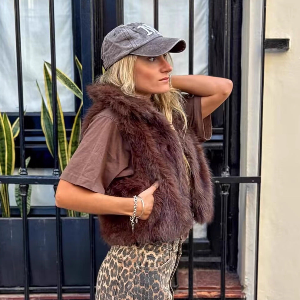 Women's Sleeveless Faux Fur Vest with Wide Shawl Collar Chichicherry